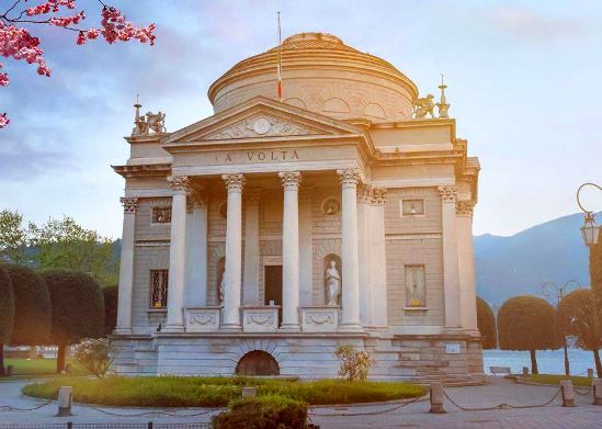 El Templo Voltiano es un museo científico italiano ubicado en Como, cerca del Lago de Como.