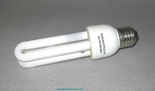 Las lámparas de bajo consumo, ahorradoras de energía o CFL (Compact Fluorescent Lamp) utilizan un 80% menos de energía eléctrica y pueden durar hasta 12 veces más que las lámparas incandescentes.