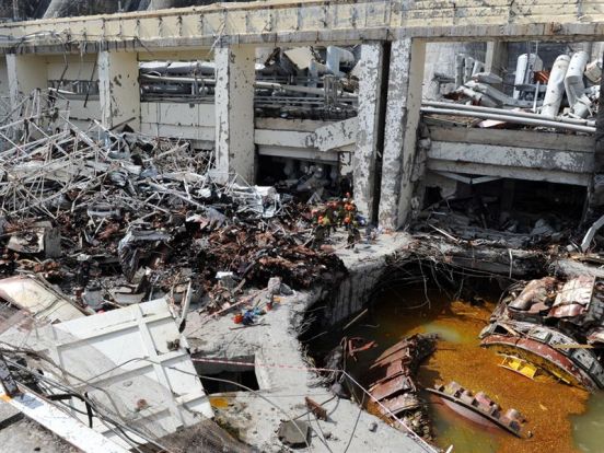 El accidente que ha puesto fuera de funcionamiento a la mayor central hidroeléctrica de Rusia, la Sayano-Shúshenskaya, ubicada en el río Yeniséi, ha causado ya 69 muertes.